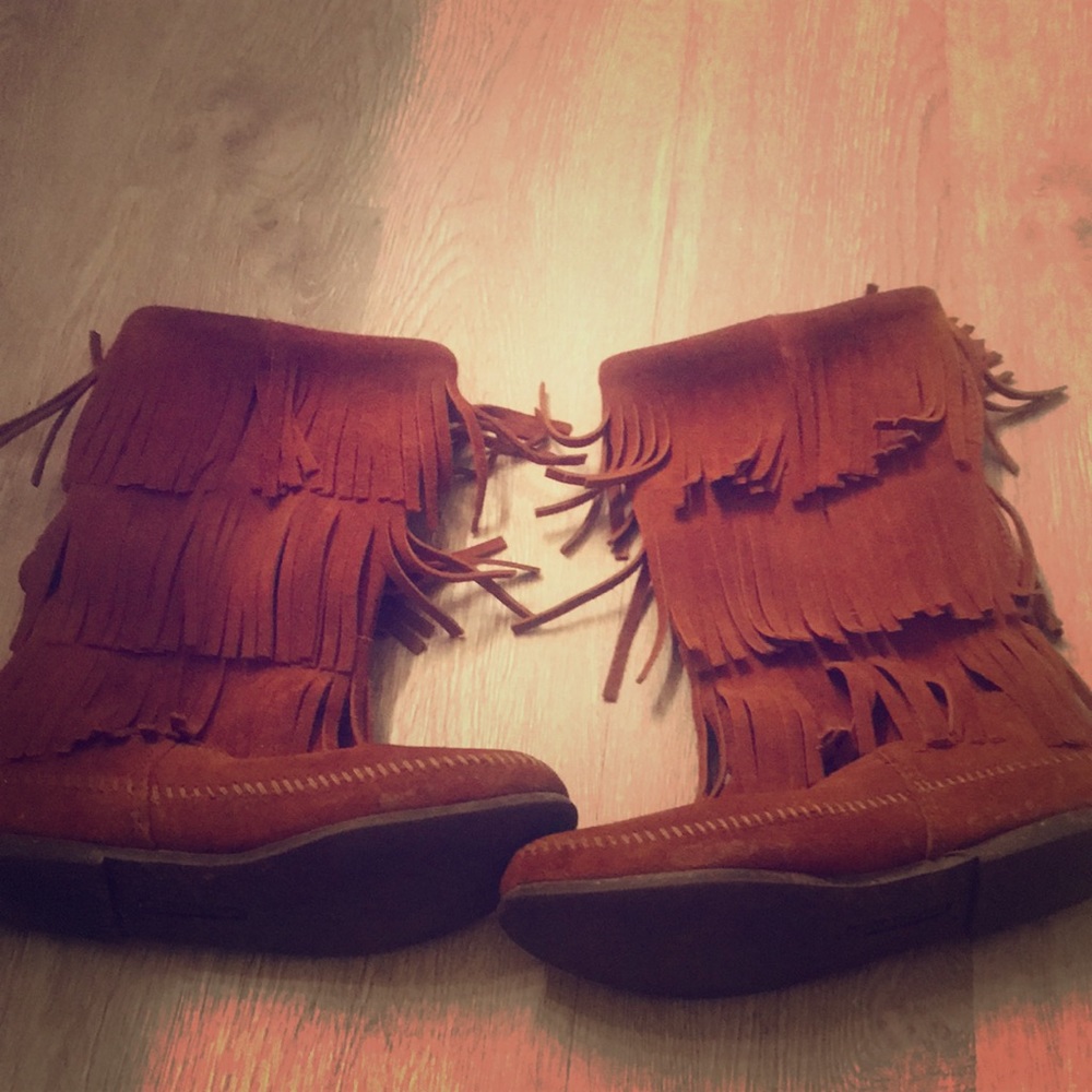 Minnetonka 3 layer fringe boots